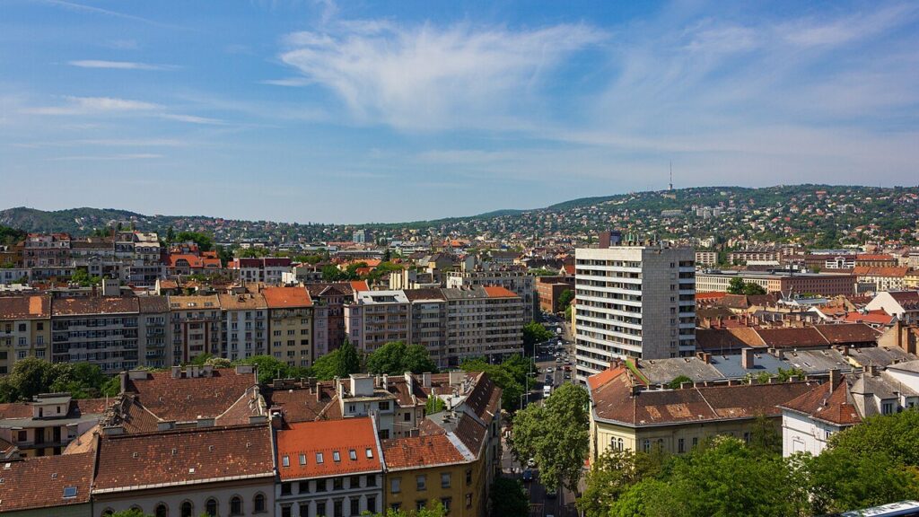 Dokąd pojechać w grudniu 2026? Dziesięć kierunków na zimę i na słońce